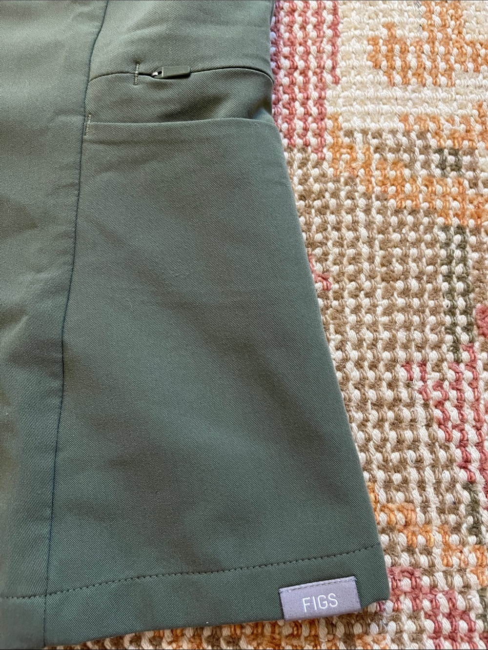 FIGS Inala Slim Scrub Top Green Size S - Picture 3 of 9